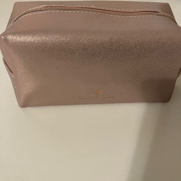Elizabeth Arden One and Only Make Up Bag - Picture 3 of 6